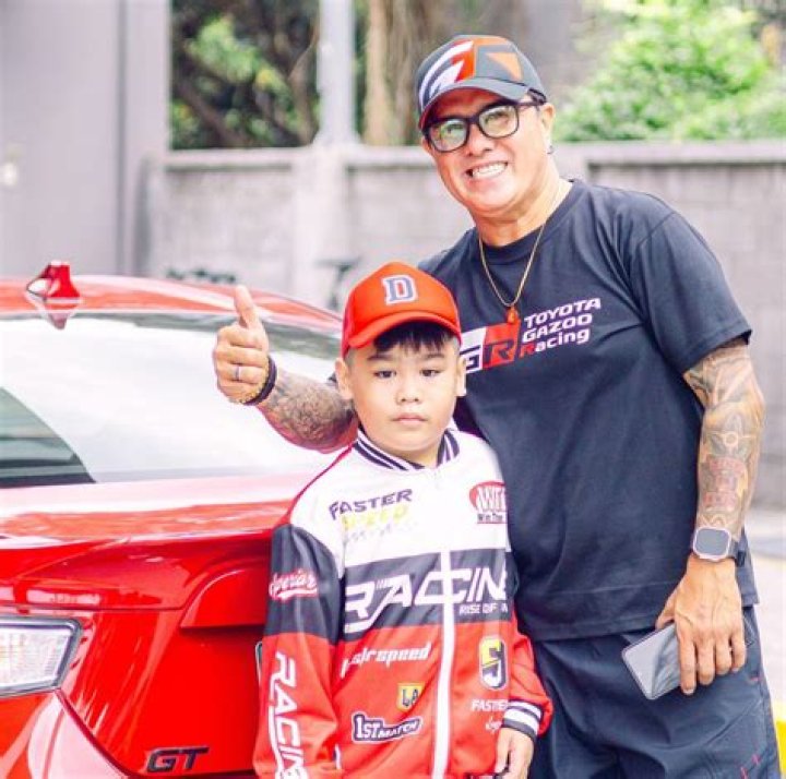 Ron Santos Biography, Age, Height, Husband, Net Worth, Family