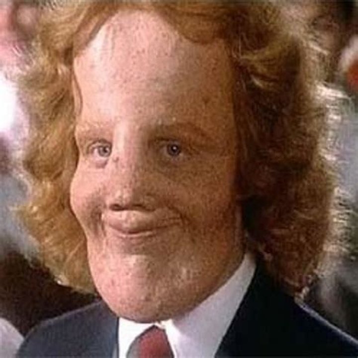 Roy L. Dennis Biography, Age, Height, Wife, Net Worth, Family