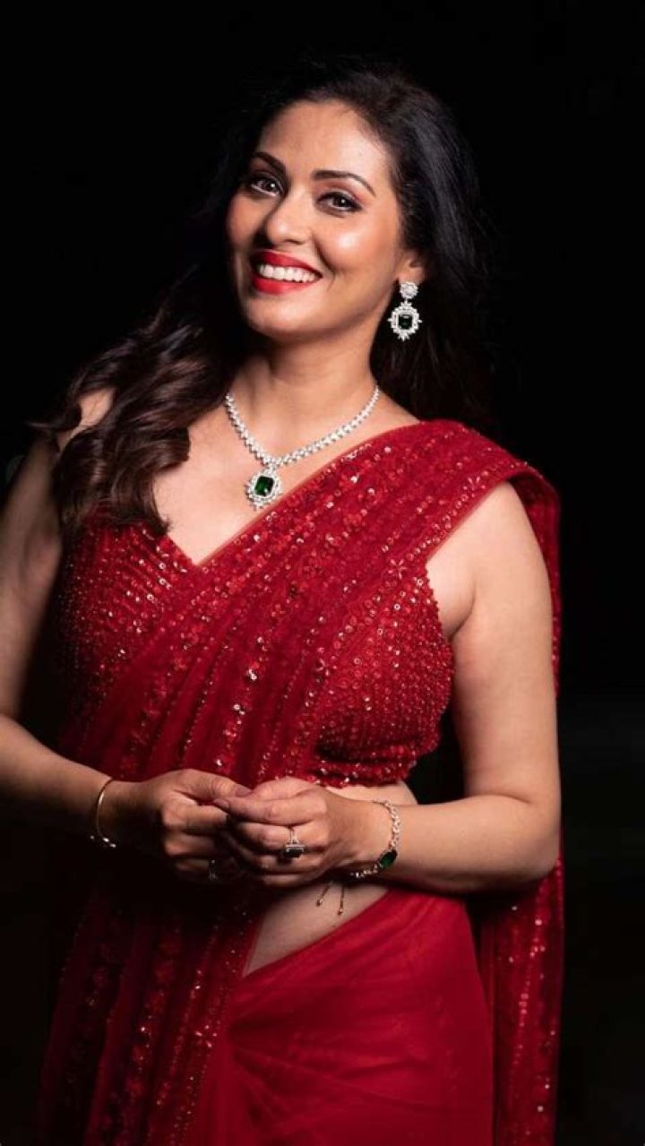 Sadha Biography, Age, Height, Husband, Net Worth, Family