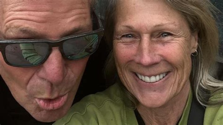 Sam Newman Biography, Age, Height, Wife, Net Worth, Family