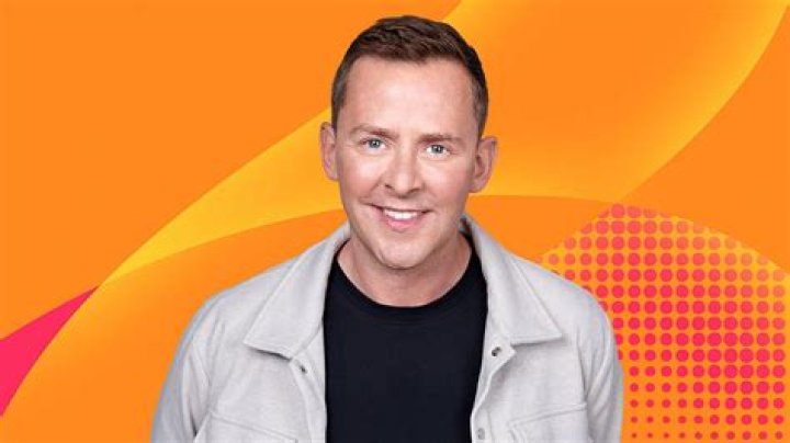 Scott Mills Biography, Age, Height, Wife, Net Worth, Family