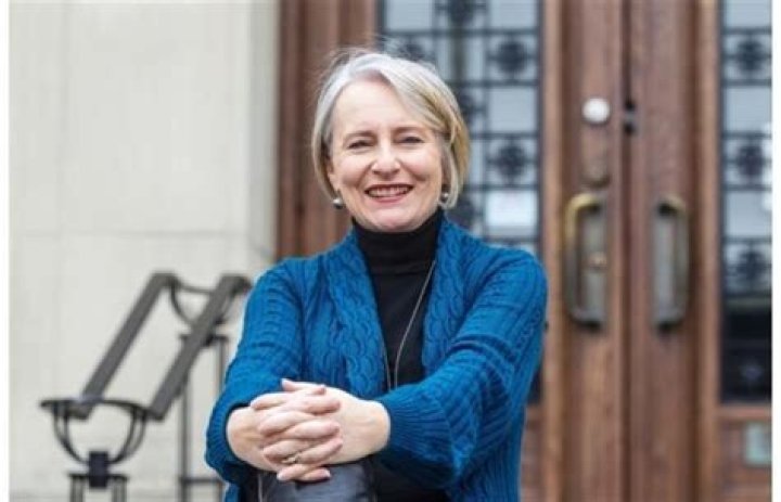 Seana McKenna Biography, Age, Height, Husband, Net Worth, Family