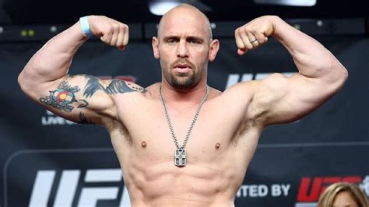 Shane Carwin Biography, Age, Height, Wife, Net Worth, Family