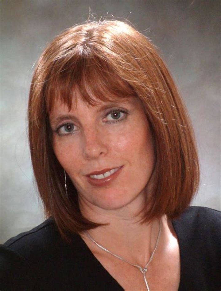 Shelly Sanders Biography, Age, Height, Husband, Net Worth, Family