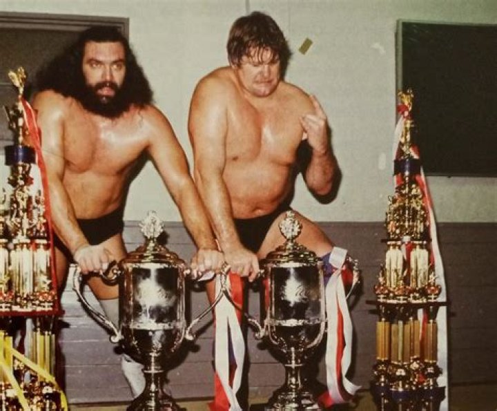 Stan Hansen biografía, edad, altura, esposo, net worth, familia