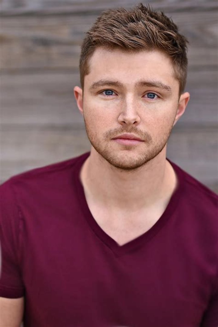Sterling Knight Biography, Age, Height, Wife, Net Worth, Family