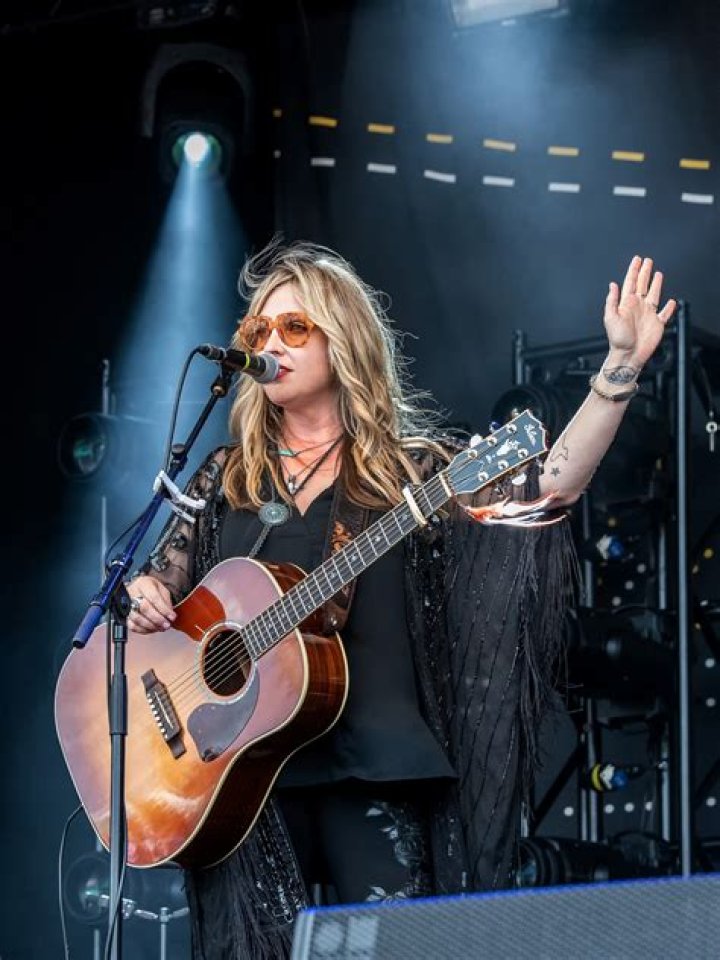 Sunny Sweeney Biography, Age, Height, Husband, Net Worth, Family