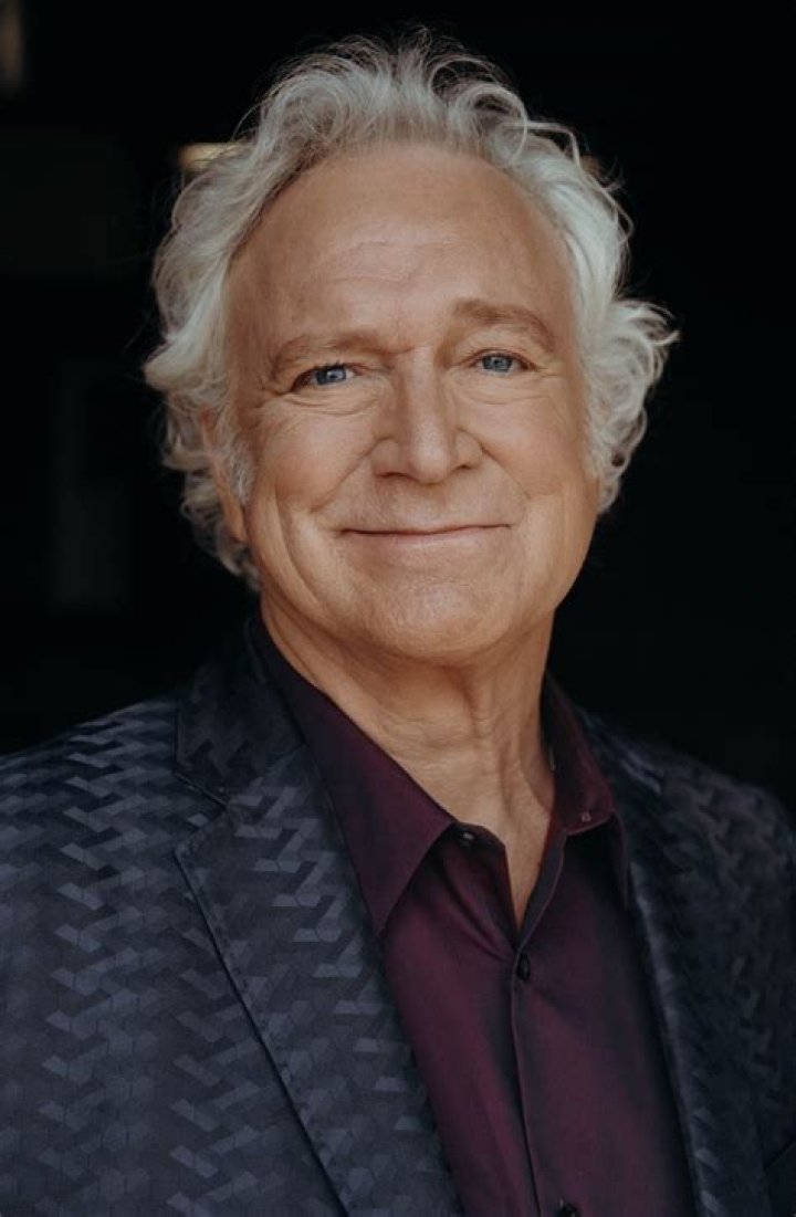 T. Graham Brown Biography, Age, Height, Wife, Net Worth, Family