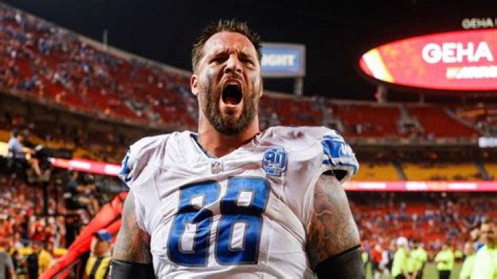 Taylor Decker Biography, Age, Height, Wife, Net Worth, Family