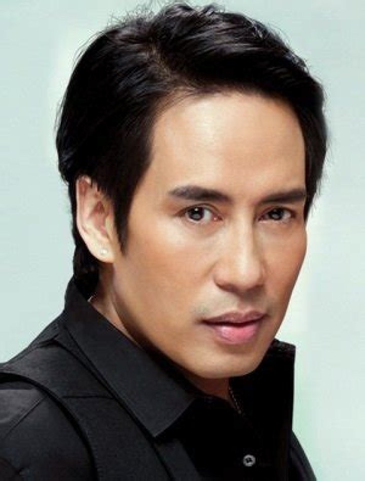 Thongchai McIntyre Biography, Age, Height, Wife, Net Worth, Family