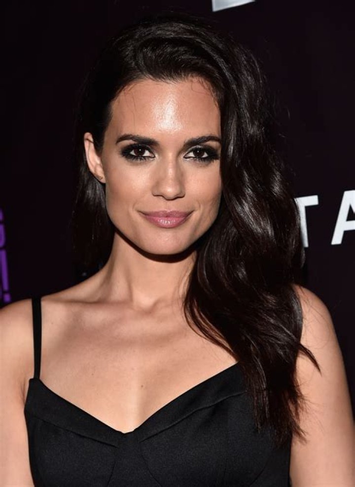 Torrey DeVitto Biography, Age, Height, Husband, Net Worth, Family