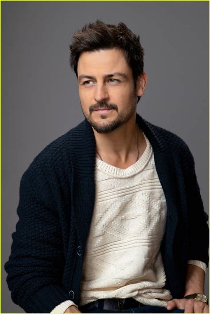 Tyler Hynes Biography, Age, Height, Wife, Net Worth, Family