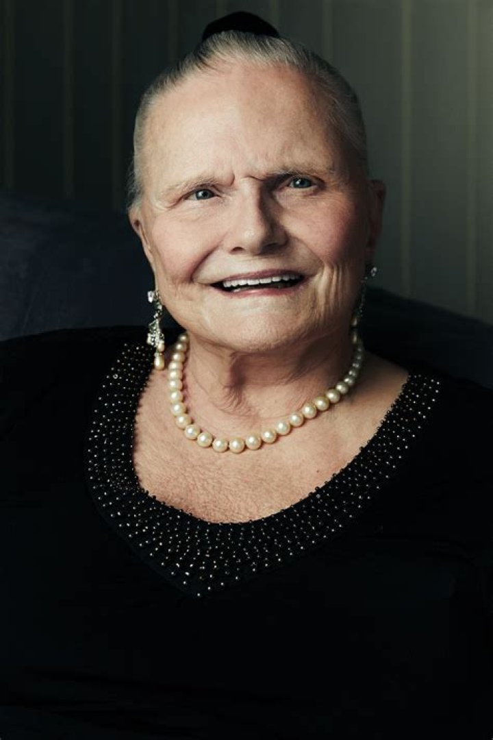 Valerie Perrine Biography, Age, Height, Husband, Net Worth, Family