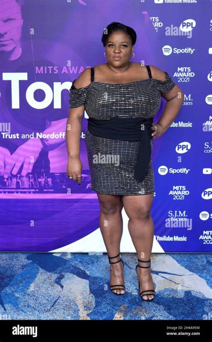 Vula Malinga Biography, Age, Height, Husband, Net Worth, Family