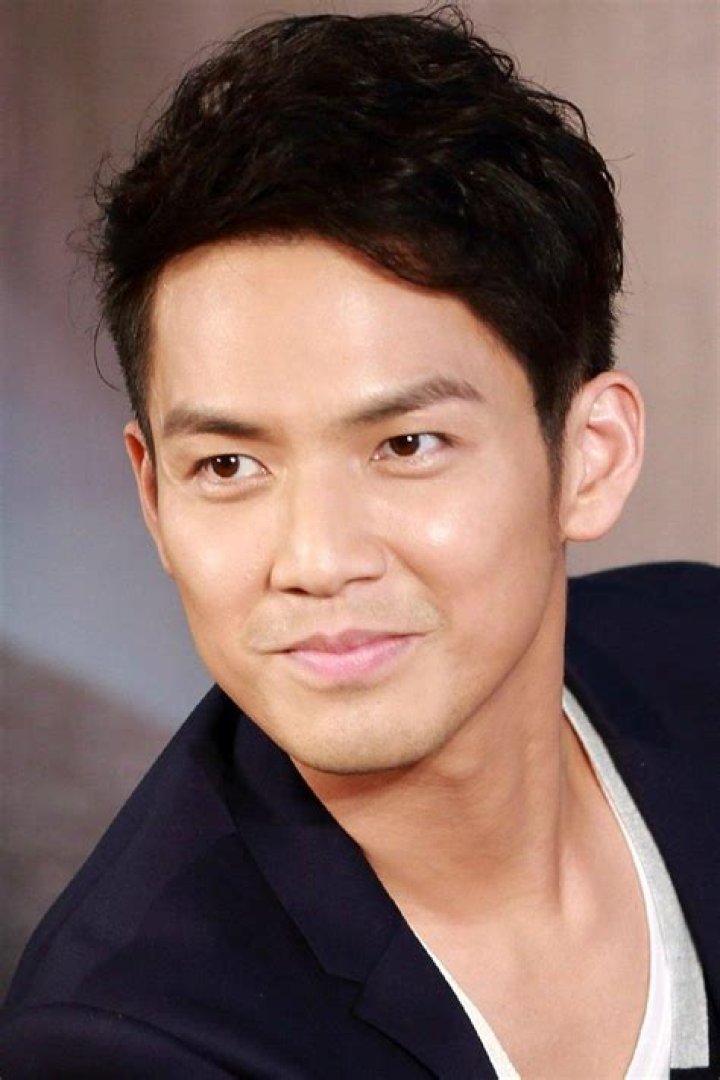 Wallace Chung Biography, Age, Height, Wife, Net Worth, Family