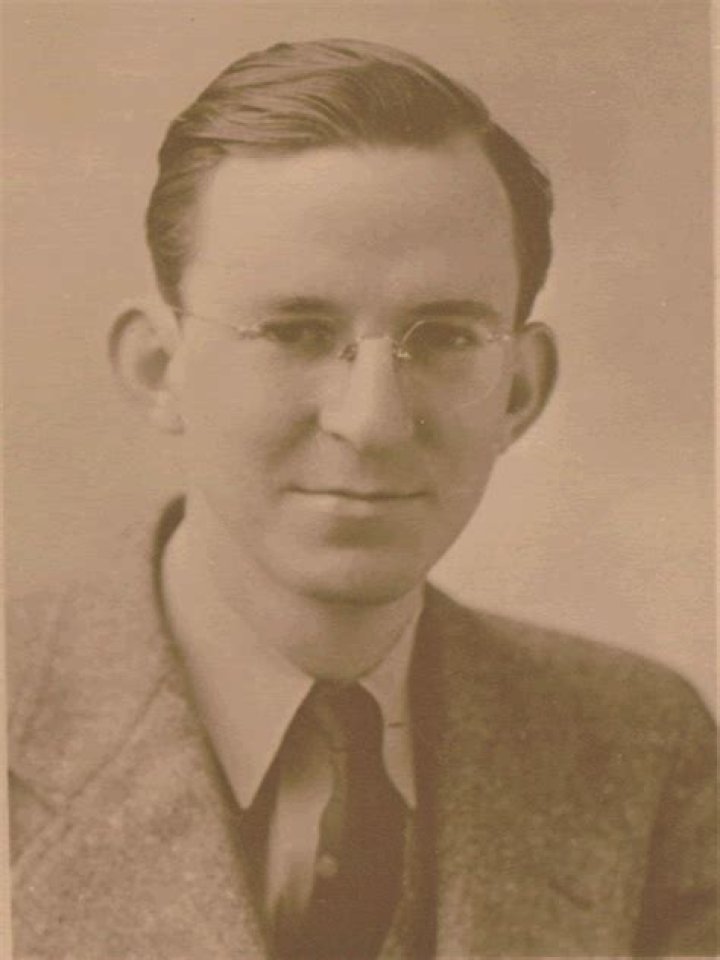 William R. Hollingsworth Jr. Biography, Age, Height, Wife, Net Worth and Family