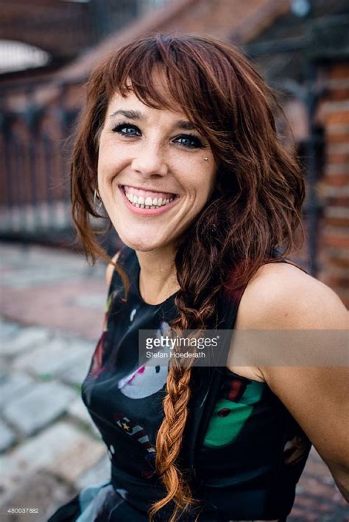 Zaz Biography, Age, Height, Husband, Net Worth, Family